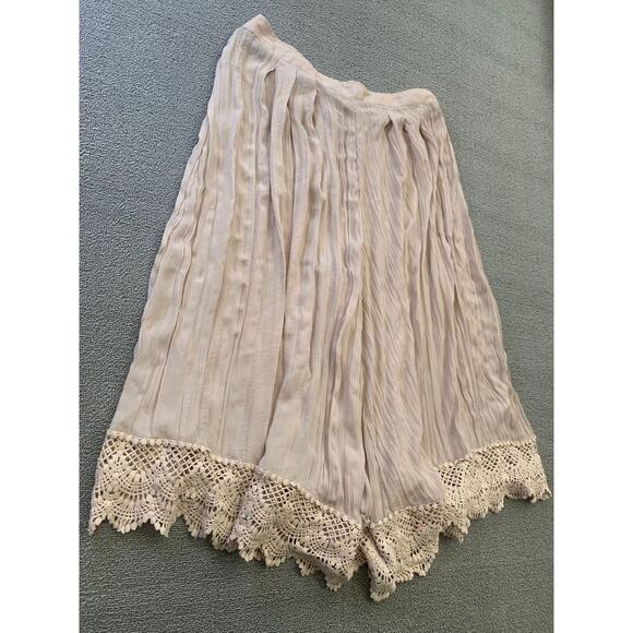Free People Women's L Flowy Shorts Beige Cropped Culottes Crochet Lace Hem - Picture 13 of 14